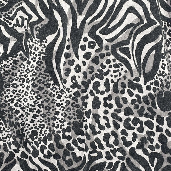 Torrid 1 Womens Plus Size 1X Grey & Black Animal Print Pullover Sweater - Picture 11 of 13